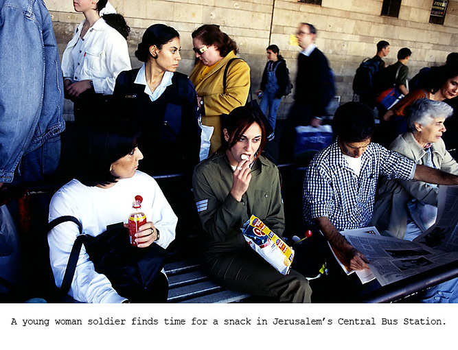 30_bus station potato chip_UD